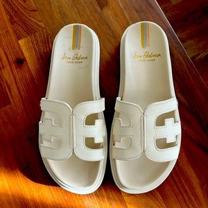 Brand new never wore sandals